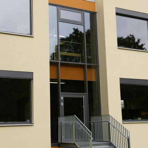 Grundschule Gleiwitzerstraße - Treppenanlage